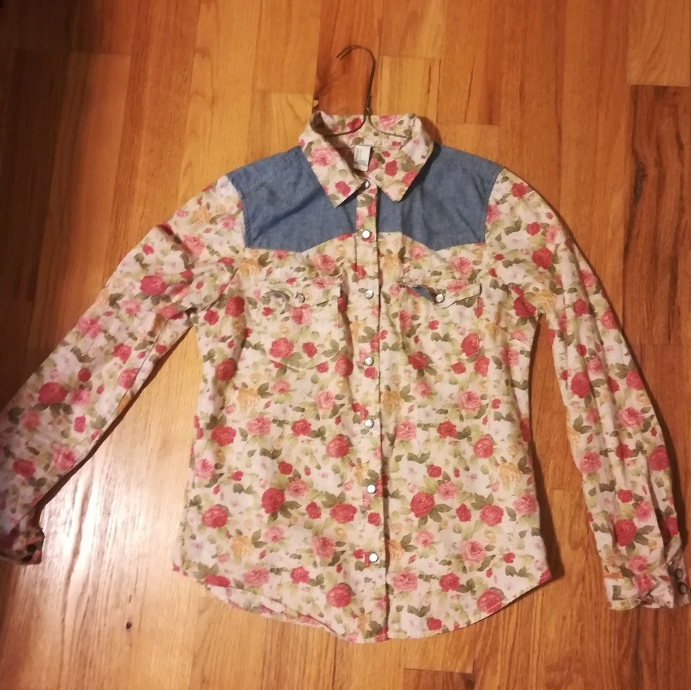 Forever 21 Western Floral Shirt only worn twice, S